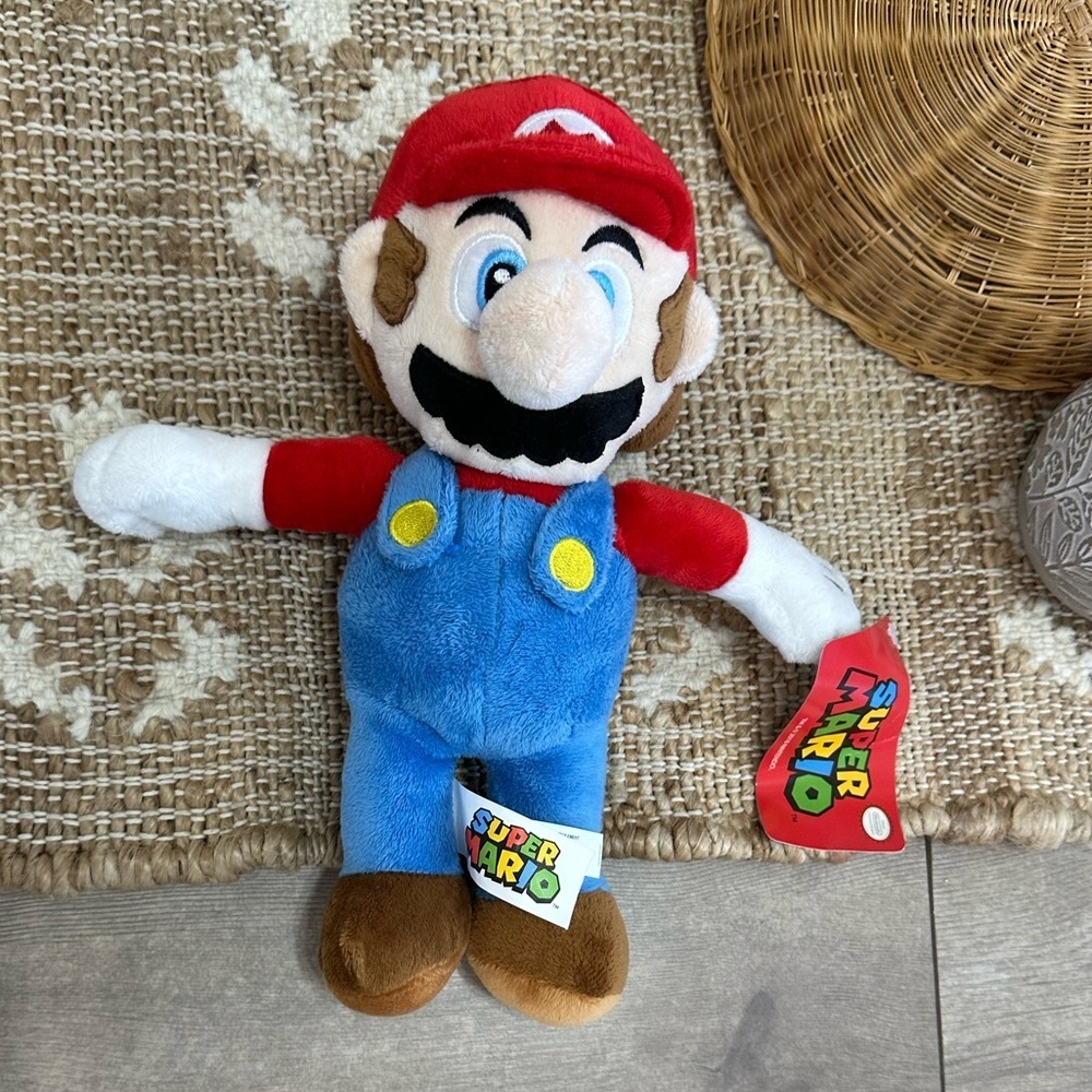 New Nintendo Super Mario Bros Stuffed Mario Plush Doll 12"
New with tags